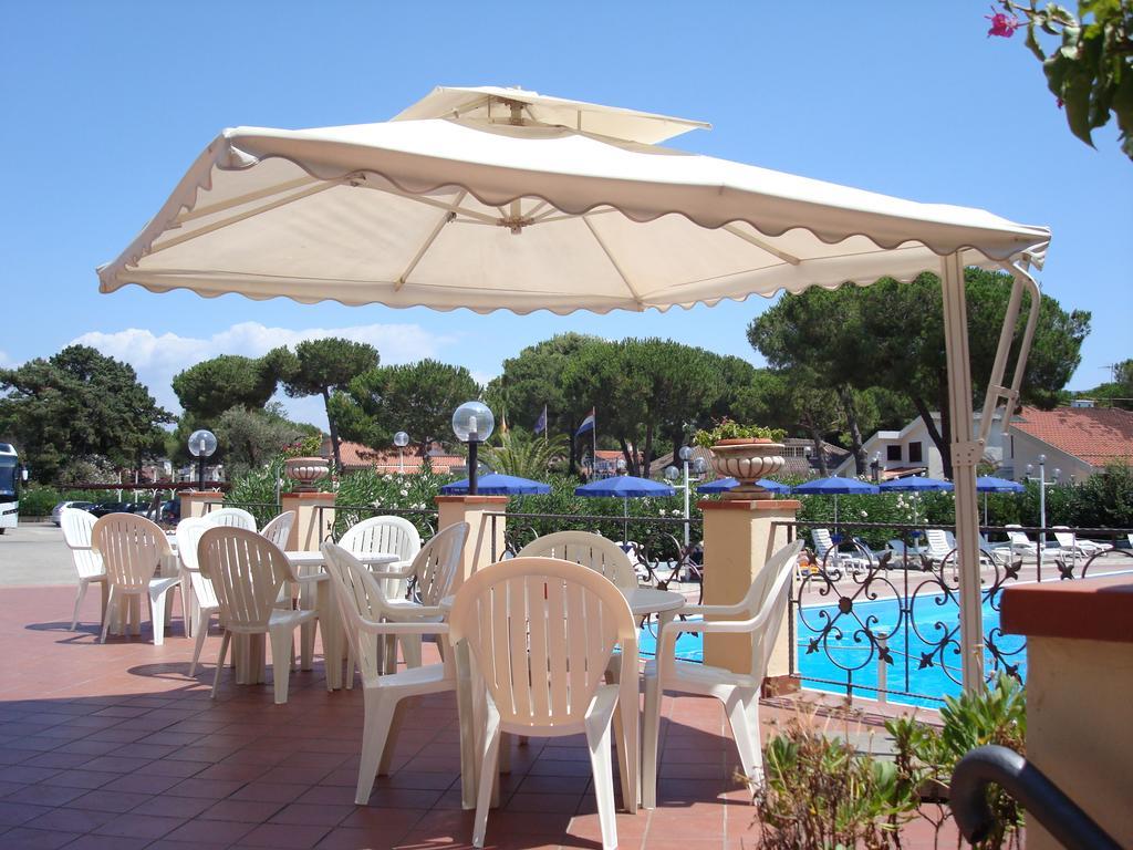 Park Hotel Baia Domizia Dış mekan fotoğraf