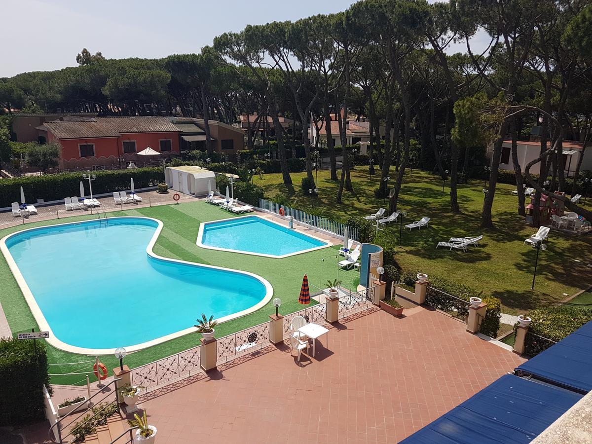 Park Hotel Baia Domizia Dış mekan fotoğraf